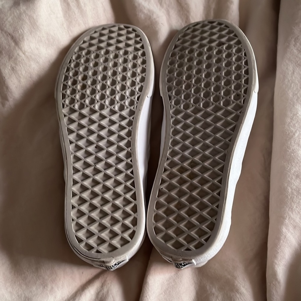 Vans - Picture 2 of 7